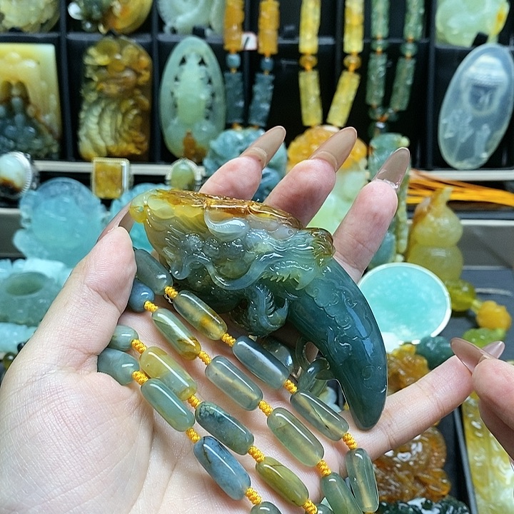 蛇纹石玉颈饰未镶嵌侠**逢