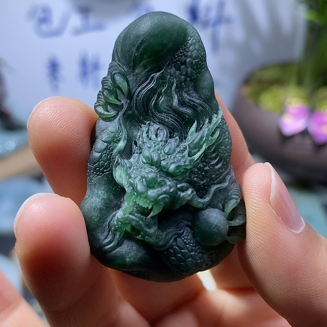 定制翡翠未镶嵌毛货龙