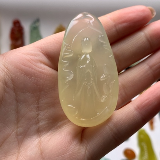 岫玉未镶嵌颈饰悟道