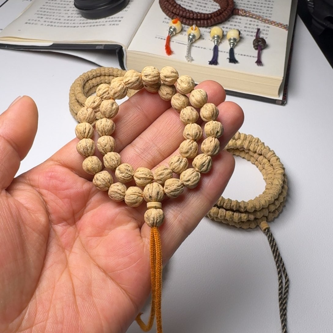 柏香籽/百香籽吊坠手持