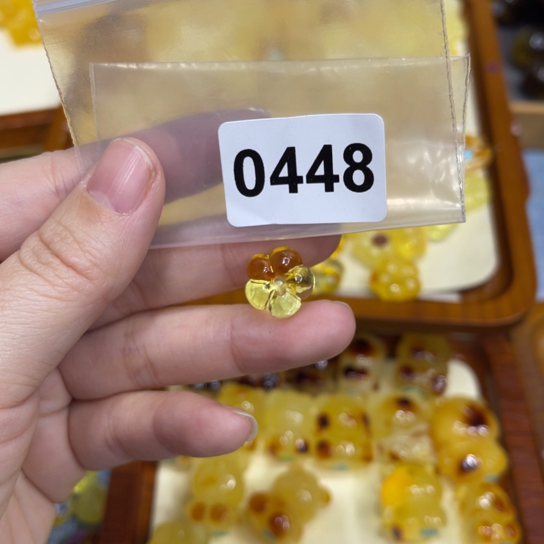 琥珀珠宝奇石未镶嵌