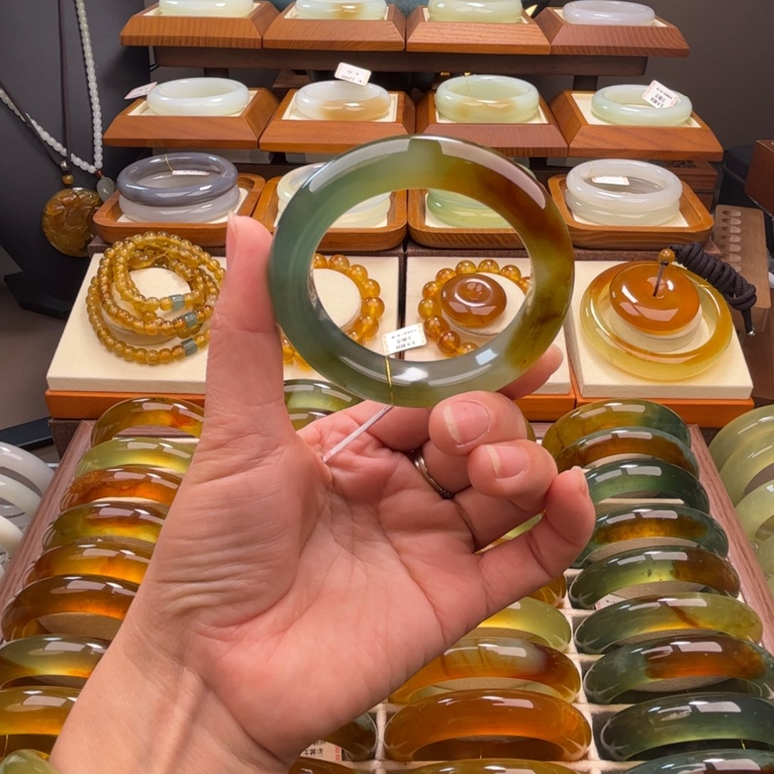 蛇纹石玉未镶嵌手镯56