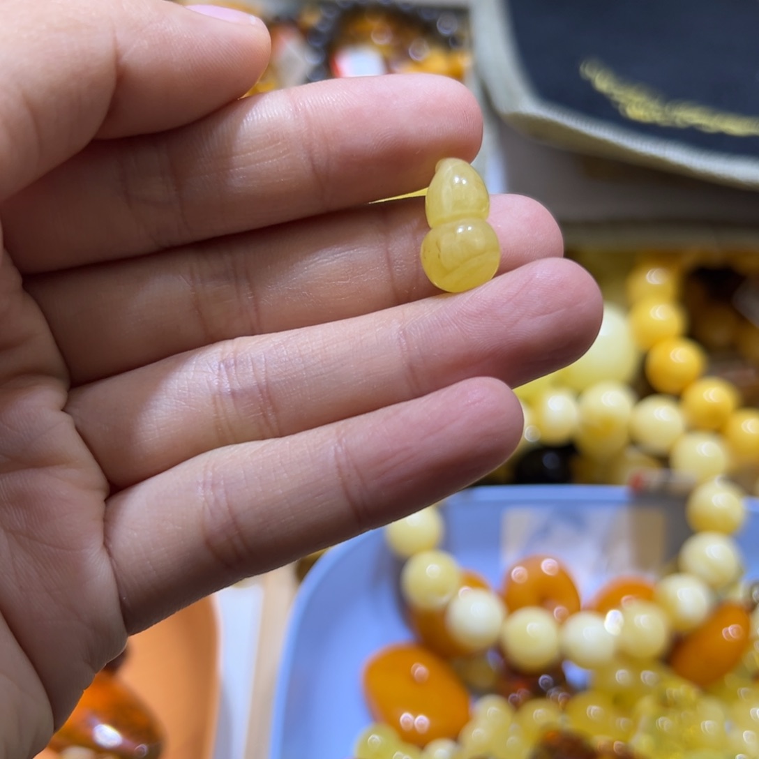 琥珀珠宝奇石未镶嵌