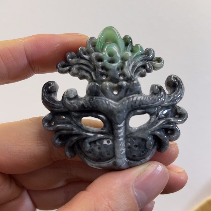 翡翠吊坠(赠链)未镶嵌代编织