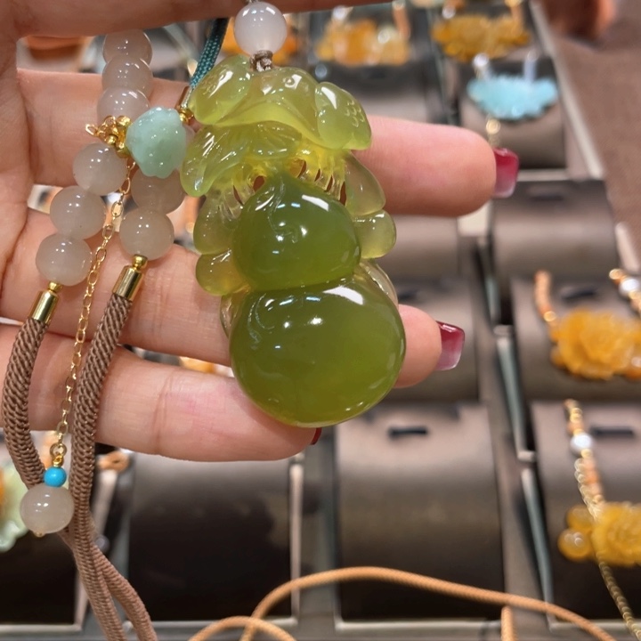 蛇纹石玉未镶嵌吊坠(赠链)