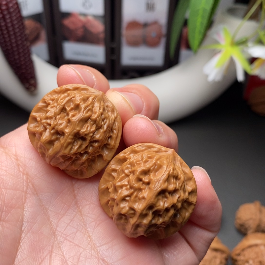 文玩核桃把件Z****.瓷娃娃33