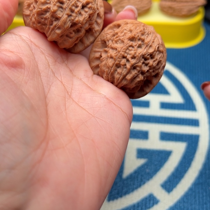 桃核吊坠文玩核桃雪麒麟