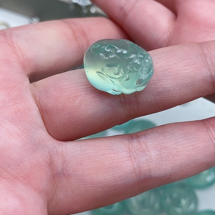 蛇纹石玉吊坠未镶嵌露*