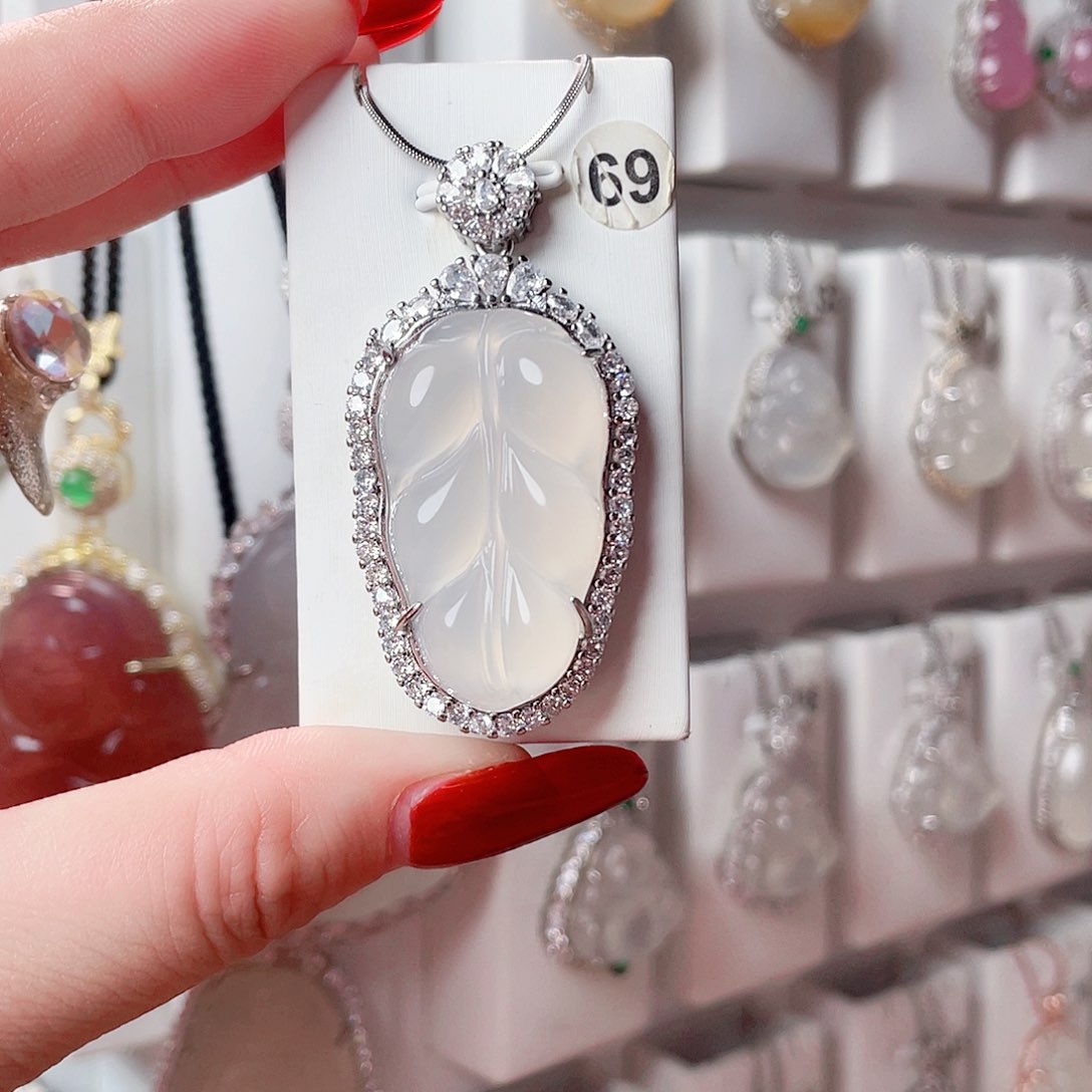 玛瑙/玉髓吊坠(赠链)未镶嵌