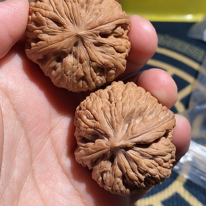 【闪购商品】文玩核桃吊坠皇家正圆