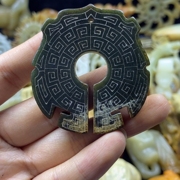 和田玉颈饰未镶嵌75