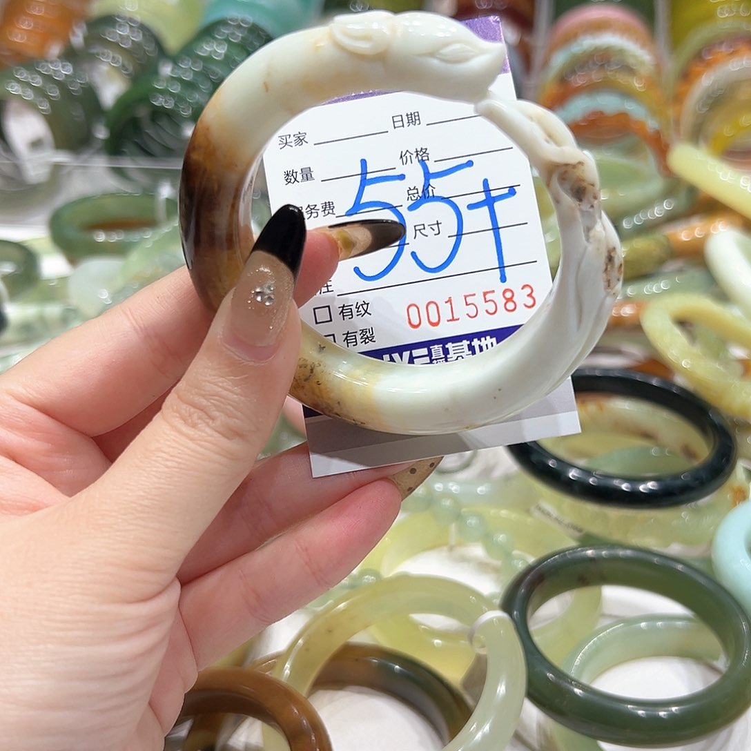 蛇纹石玉手镯未镶嵌