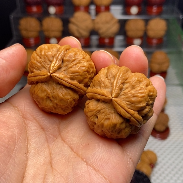 把件文玩核桃铁三角三棱33