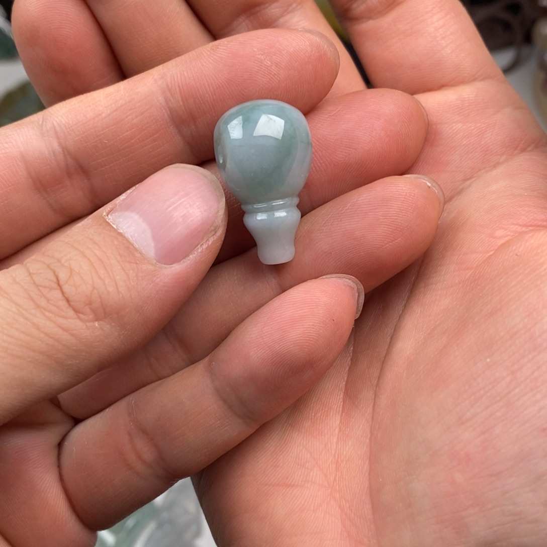 定制翡翠未镶嵌三通