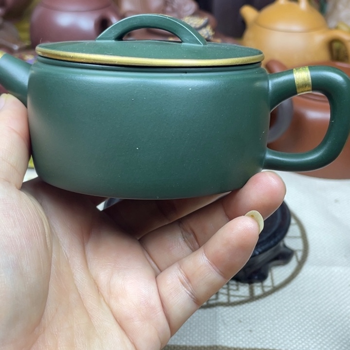 紫砂茶壶绿泥汉瓦180cc微微瑕