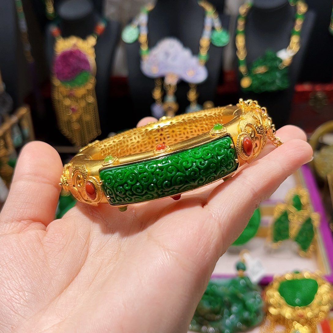 【闪购商品】翡翠手镯银S925镀金镶嵌陌*路 福利