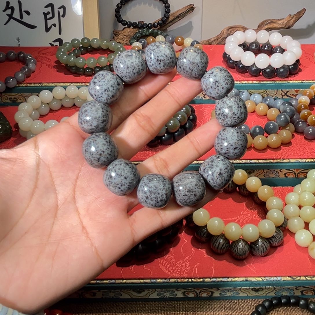 和田玉手链未镶嵌