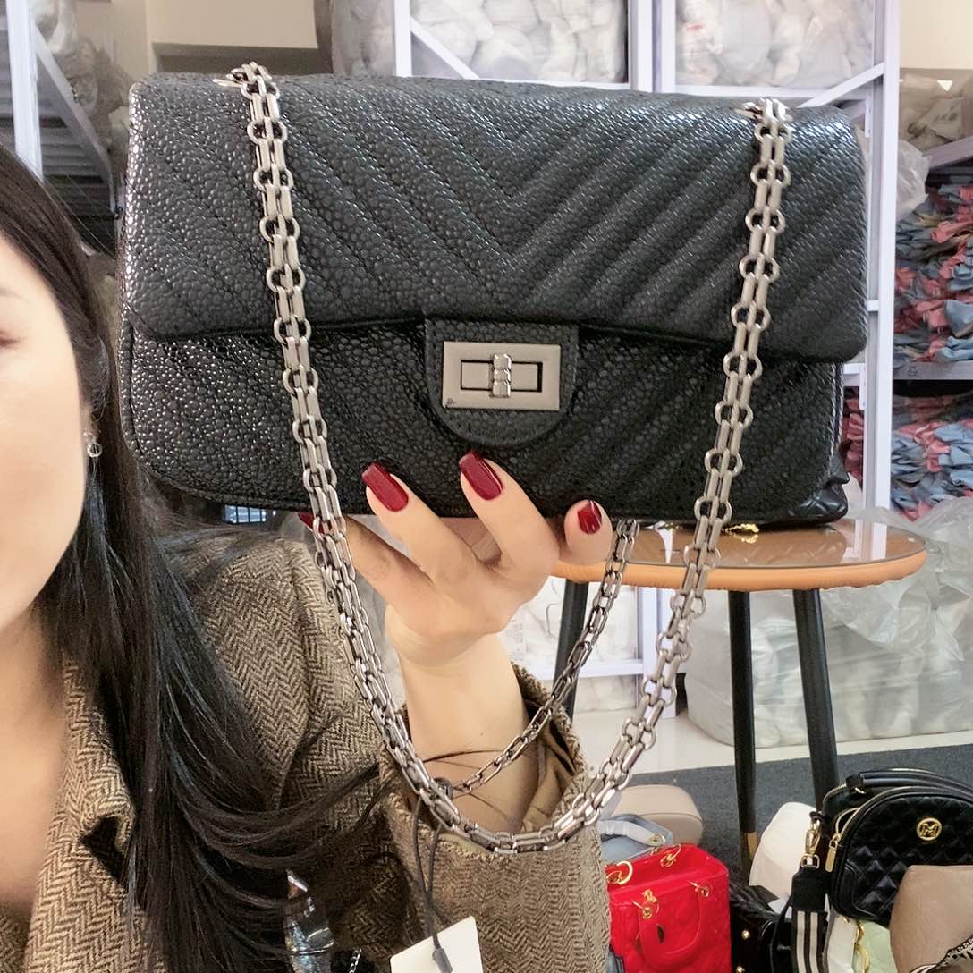 羊剖层皮革牛剖层皮革，大鱼子酱