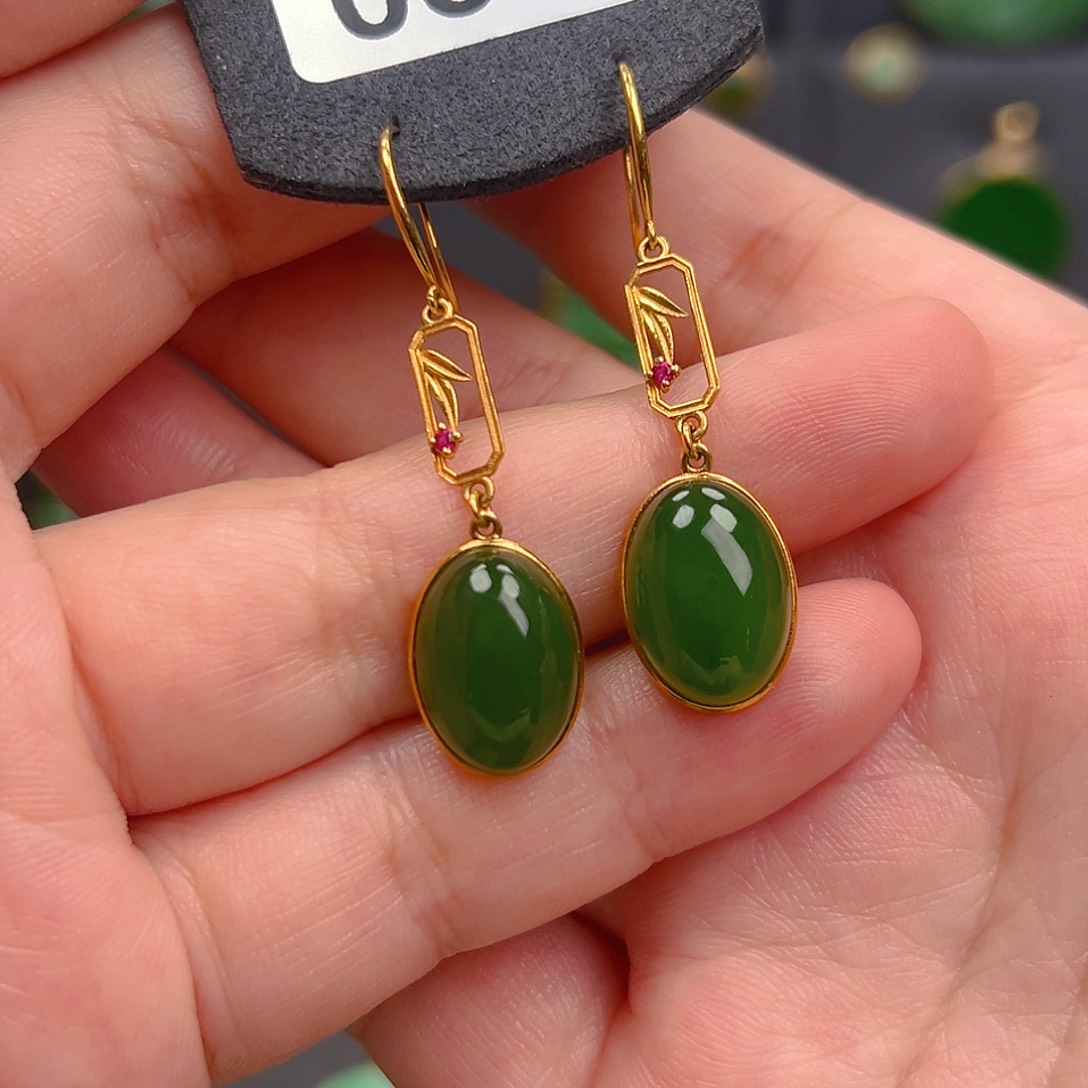 和田玉18K金镶嵌耳饰