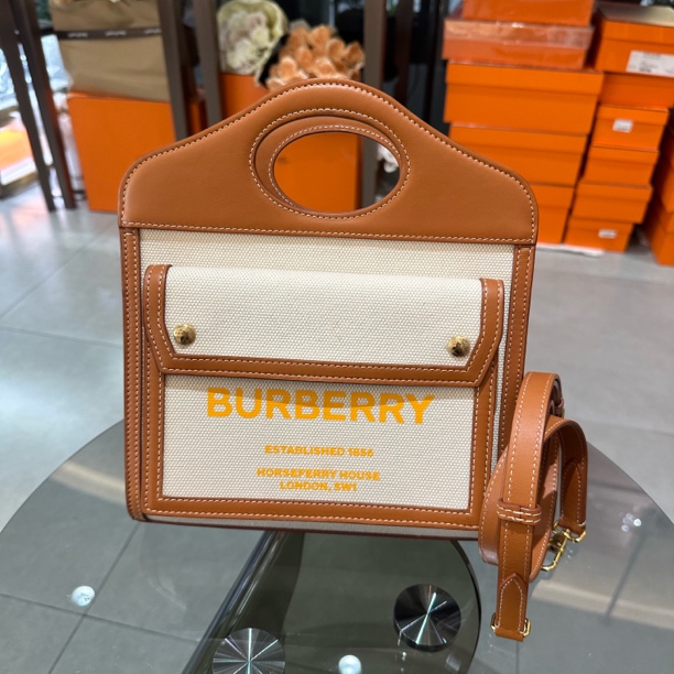 95新 BURBERRY/博柏利 Horseferry印花字母单肩包 US511075