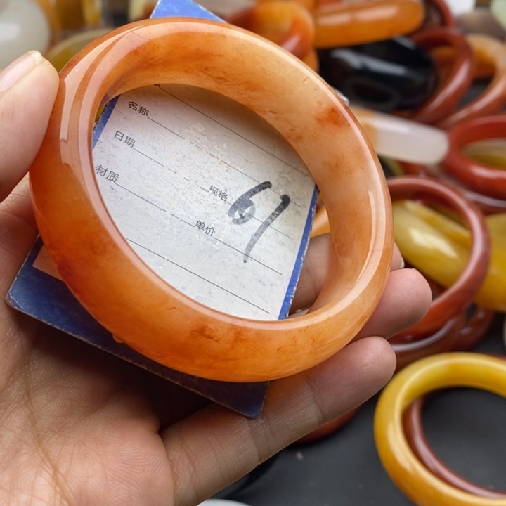 未镶嵌手镯石英质玉