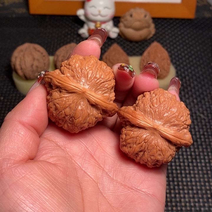 文玩核桃把件42血麒麟