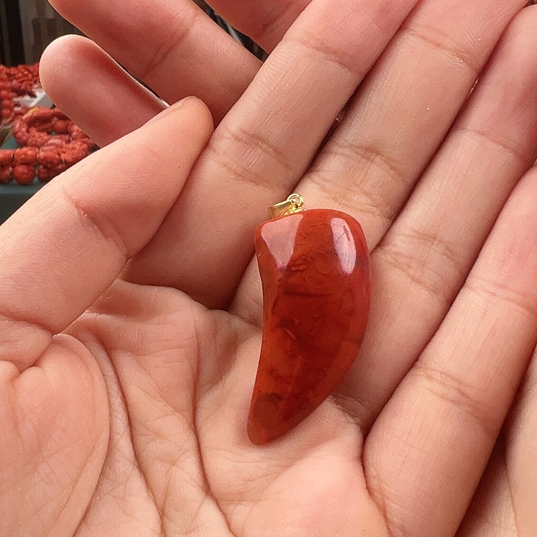 南红玛瑙吊坠未镶嵌