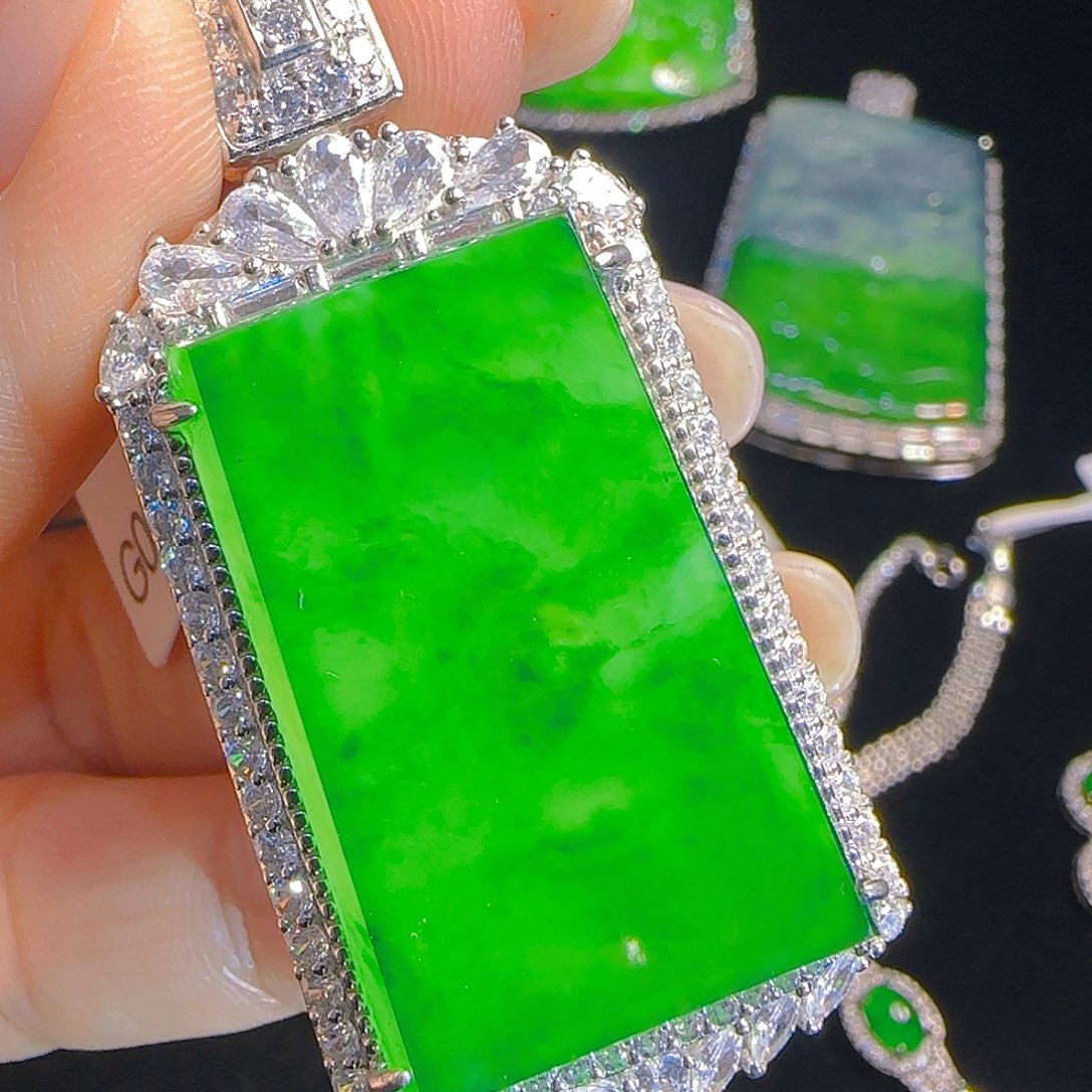 翡翠吊坠(赠链)银S925镶嵌