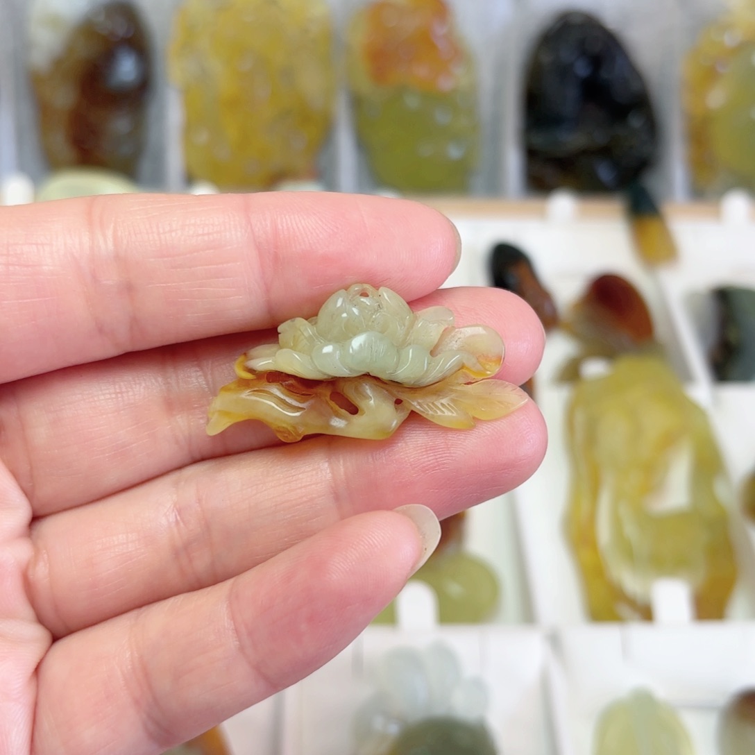 未镶嵌蛇纹石玉吊坠(不含链)