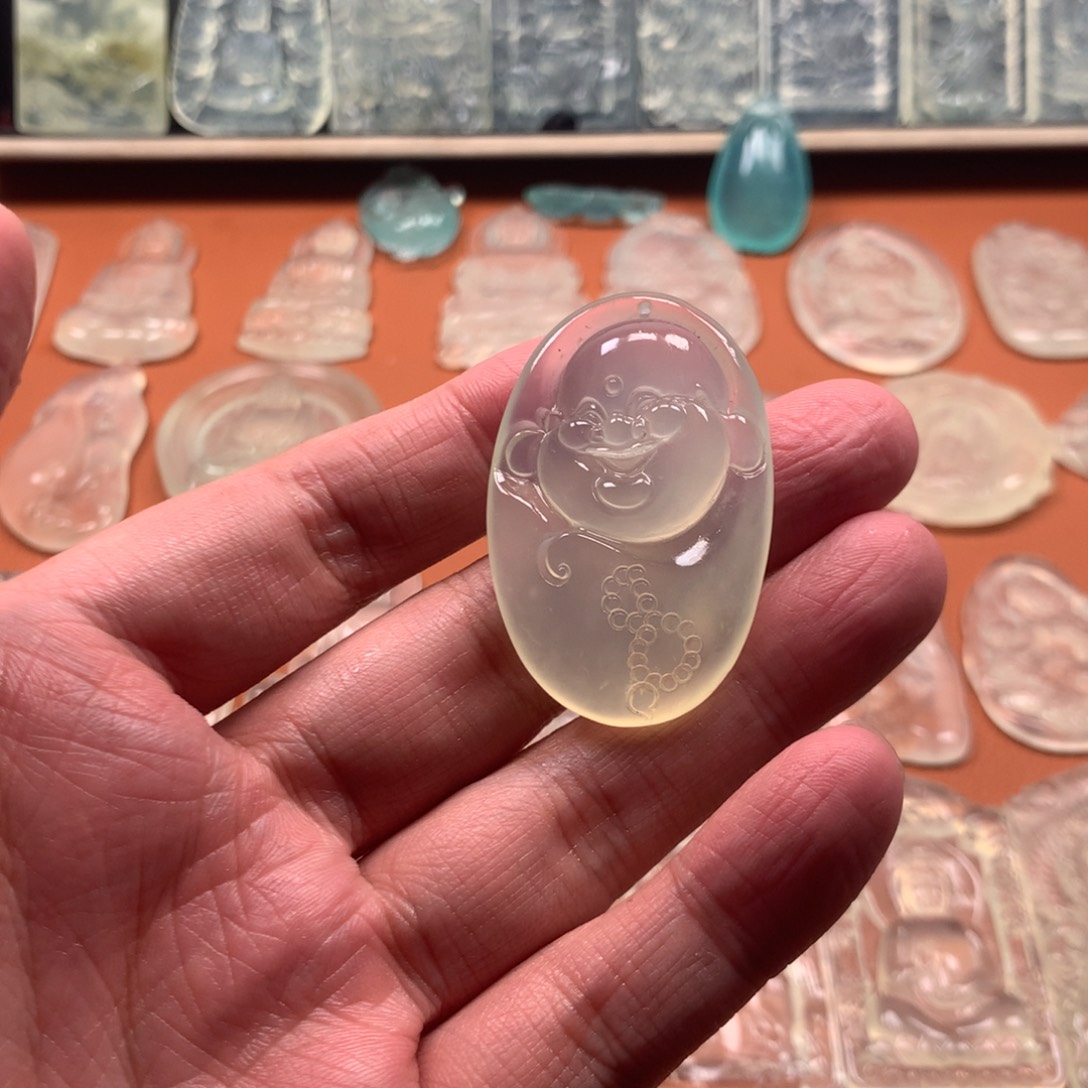 蛇纹石玉颈饰未镶嵌