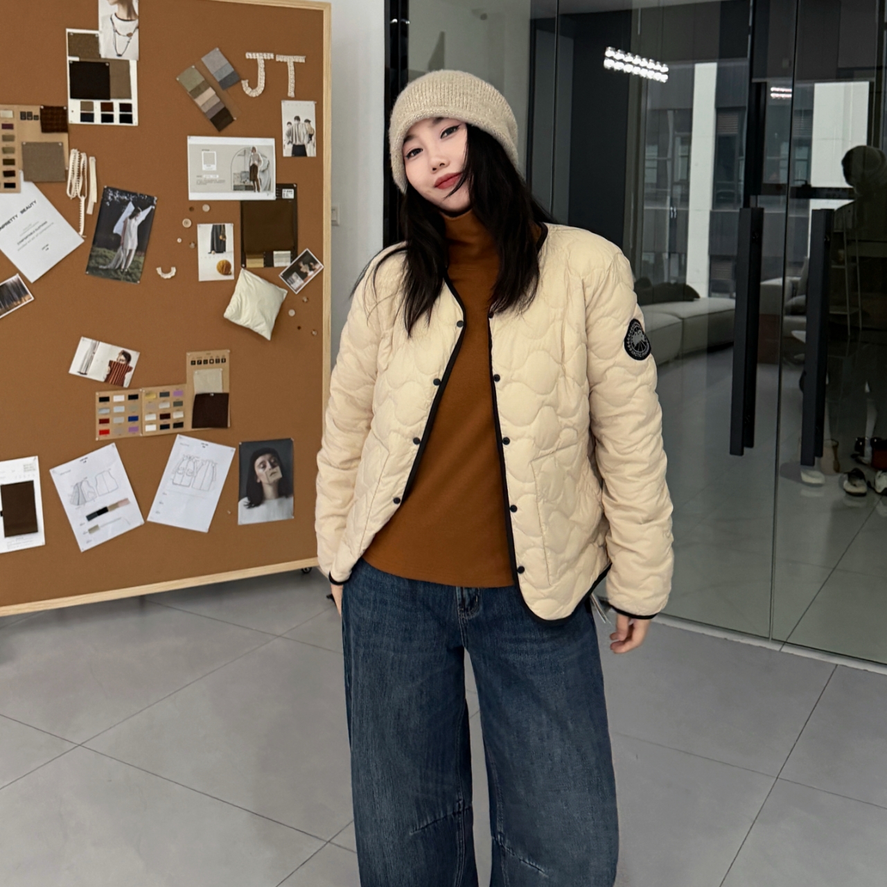 今婷冬季新款时尚休闲百搭简约气质波浪线无领羽绒服女-J25401333