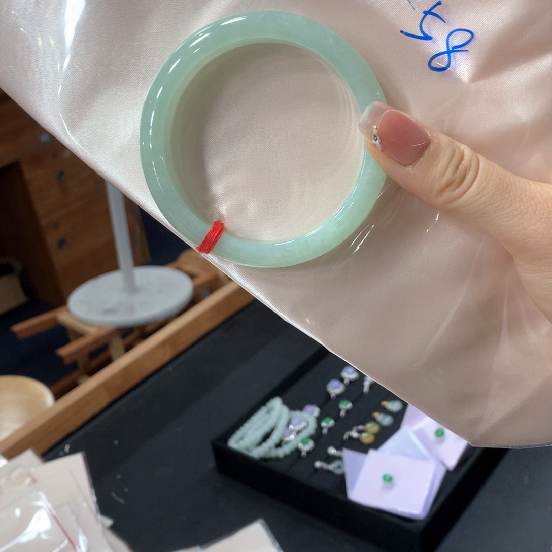未镶嵌手镯翡翠买断