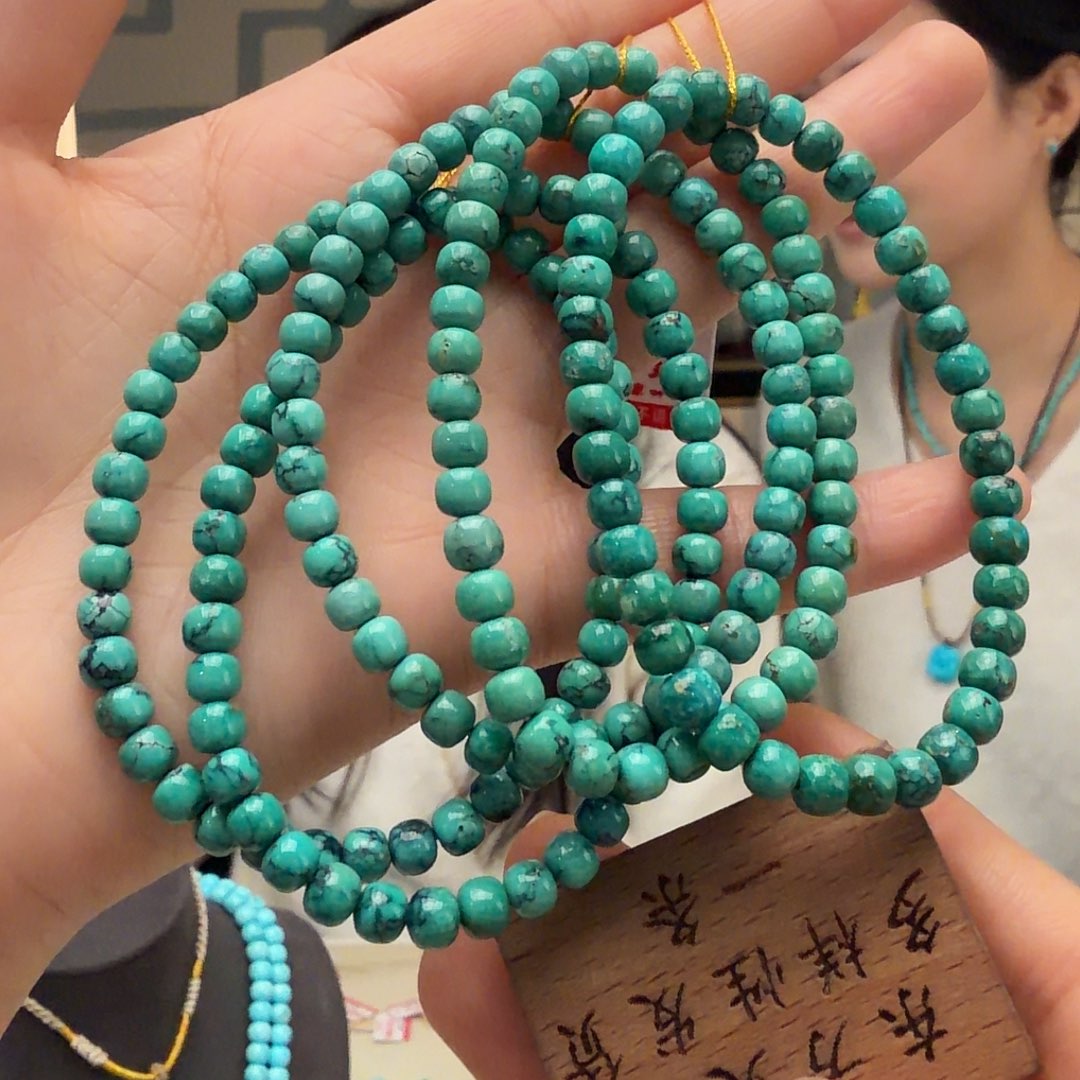 绿松石未镶嵌颈饰