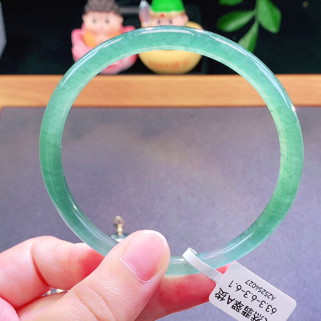 翡翠未镶嵌手镯天然翡翠