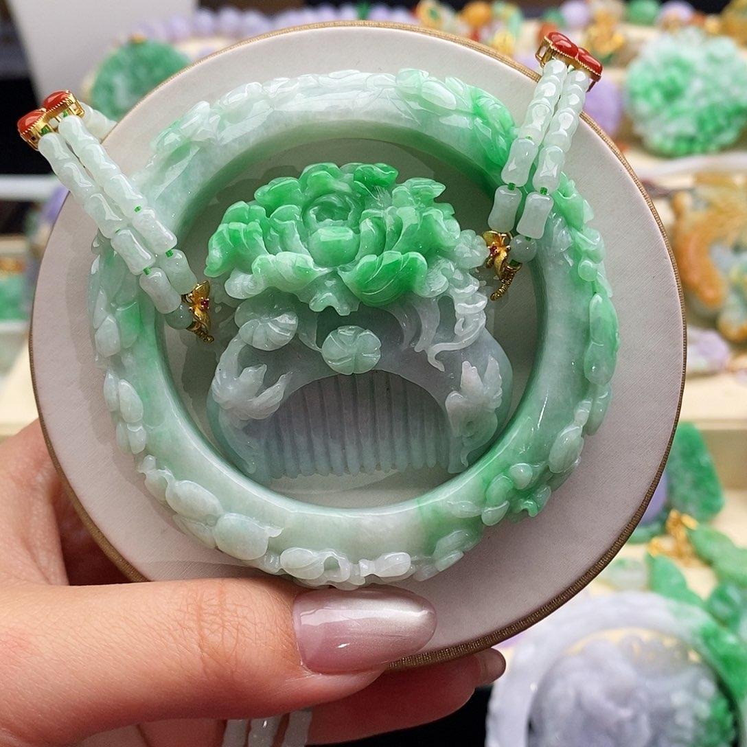 翡翠未镶嵌手镯套镯