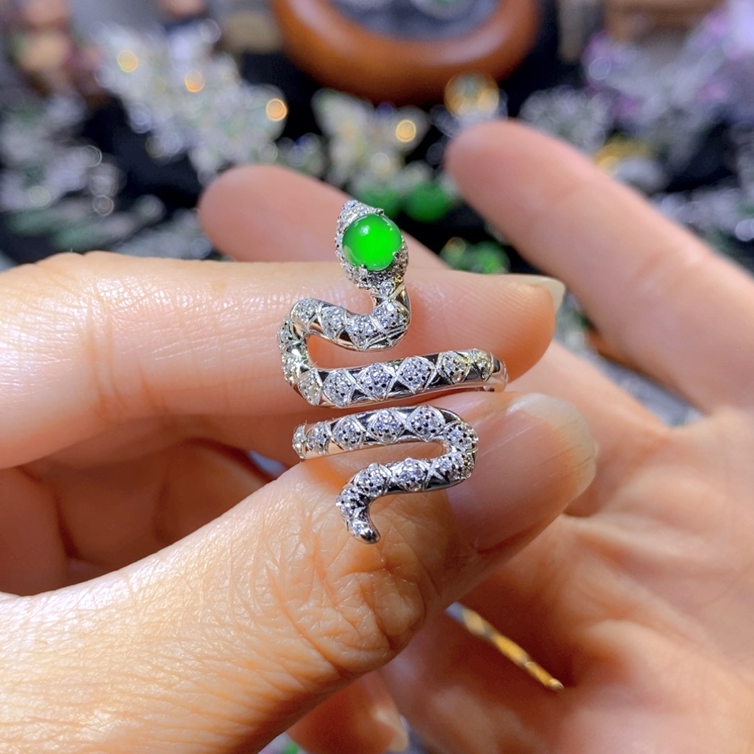 翡翠颈饰银S925镶嵌天然翡翠