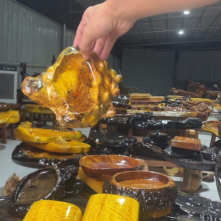 中***药缅甸黄金樟整板整雕