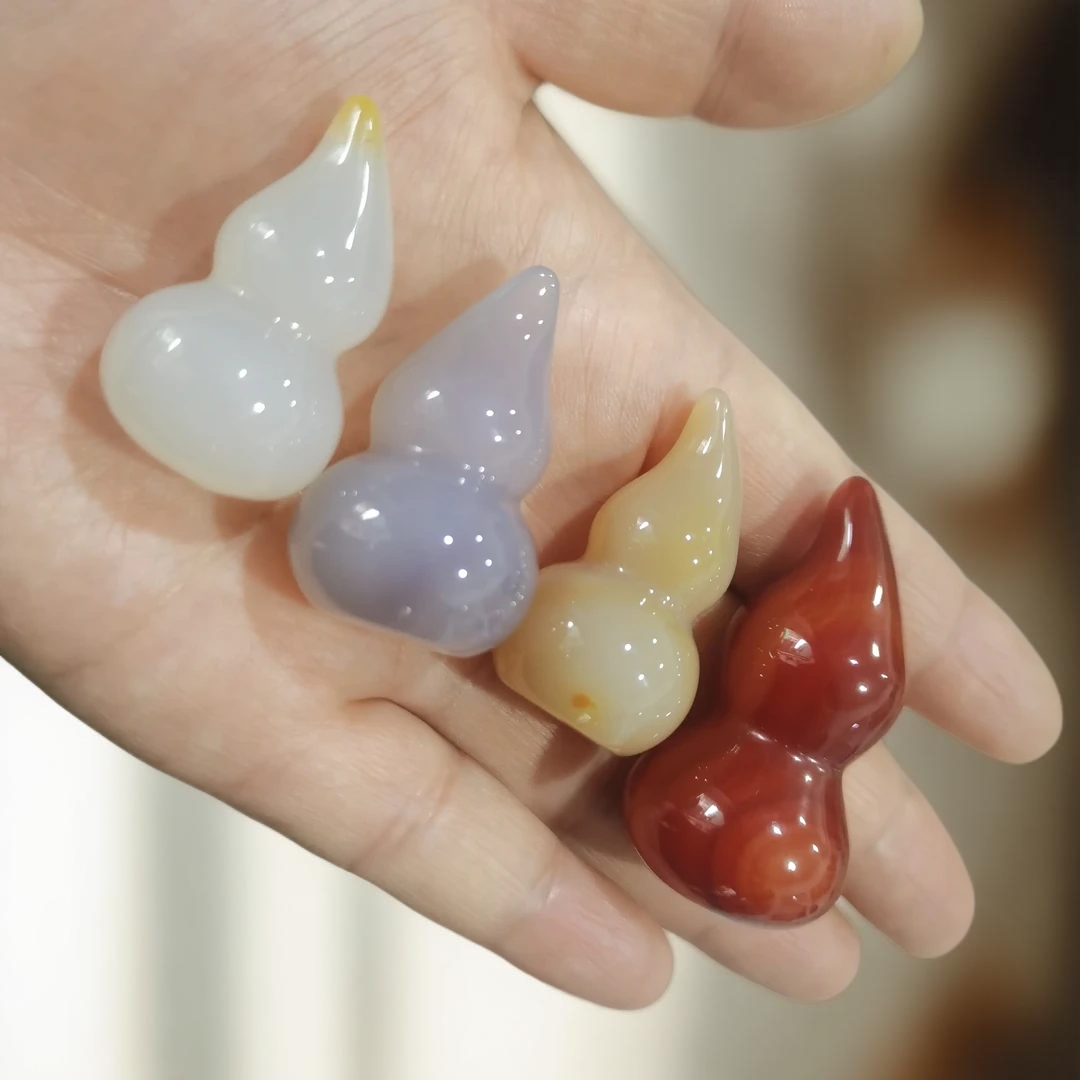 玛瑙手工雕刻歪头葫芦挂件可作车挂包挂毛衣链