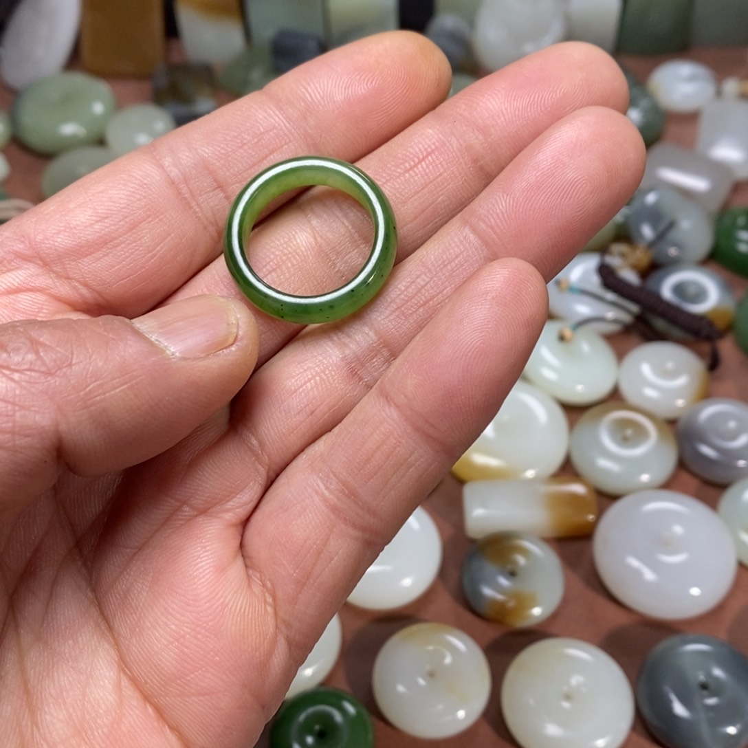 和田玉吊坠(不含链)未镶嵌寻***扬