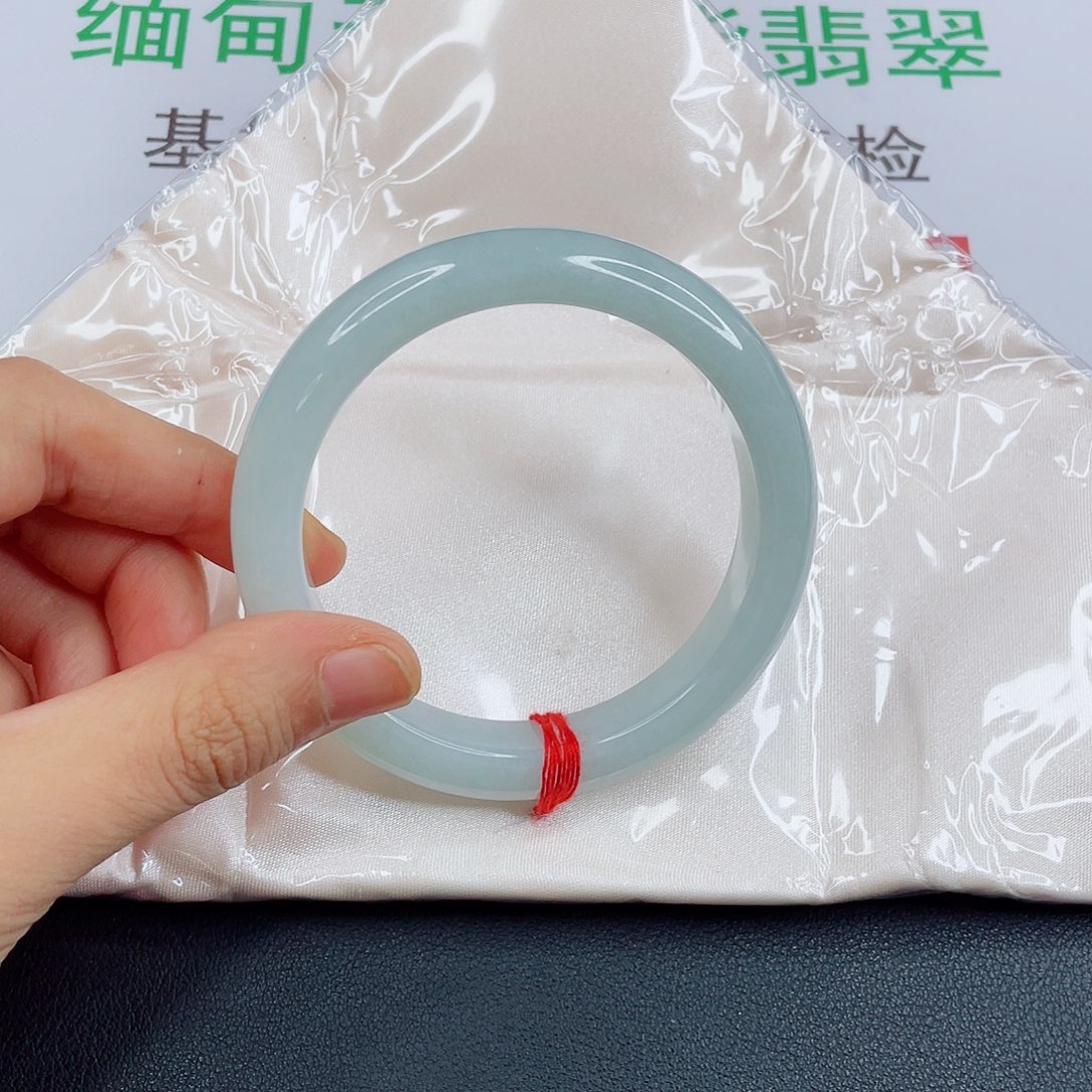 翡翠手镯未镶嵌L****艺