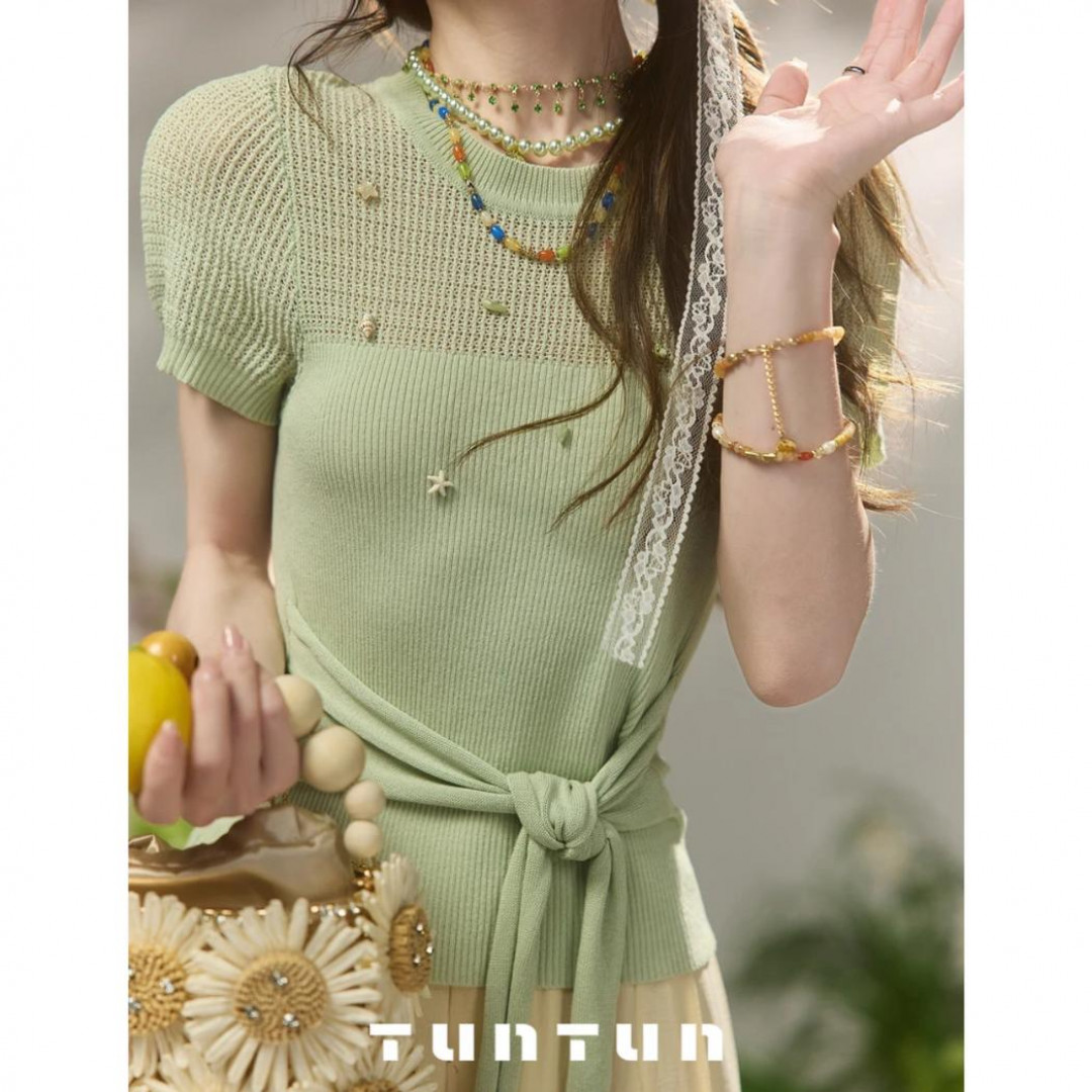 【收藏海贝，2条飘带用来藏肚子的】T恤