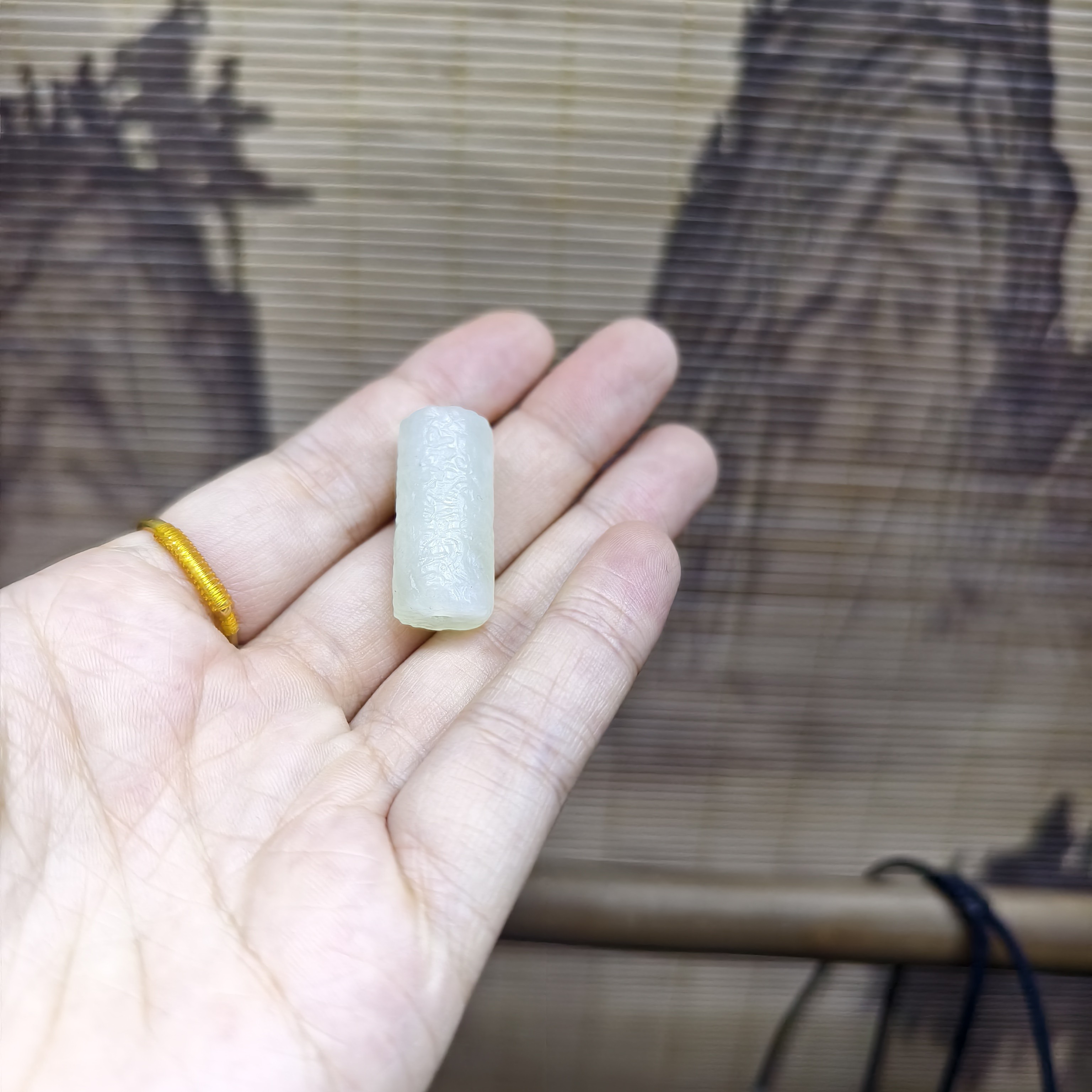 纯天然岫玉手工雕刻复古锤纹桶珠干净大气
