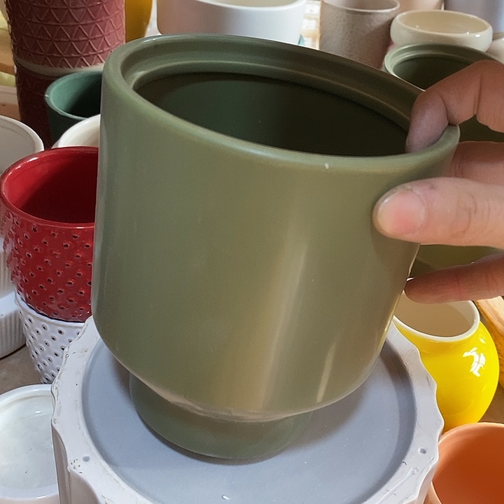 陶盆有孔 瑕疵针孔漏釉介意勿拍口 13高15