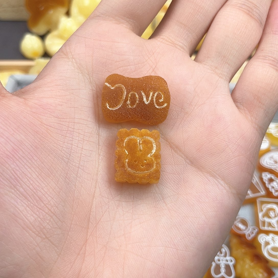 琥珀裸石未镶嵌小**?蜜蜡