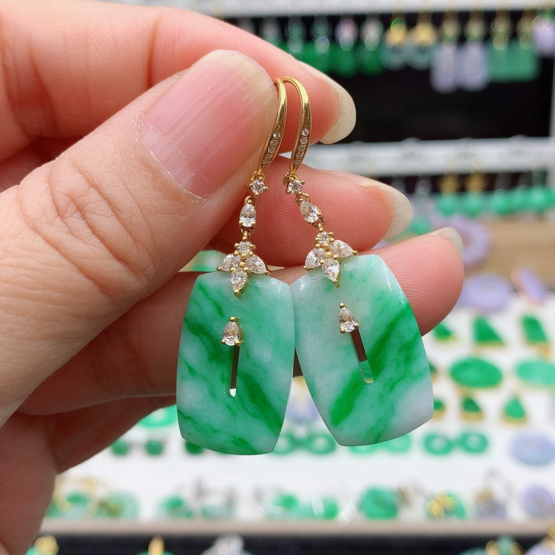 翡翠耳饰18K金镶嵌的