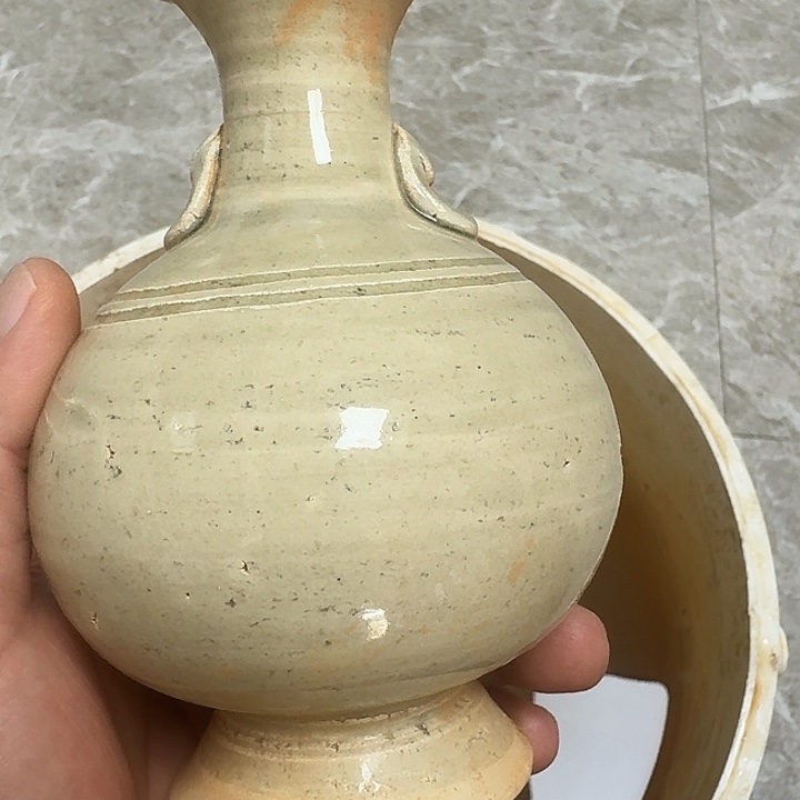 山***连影青瓶子品相完整如图漂亮