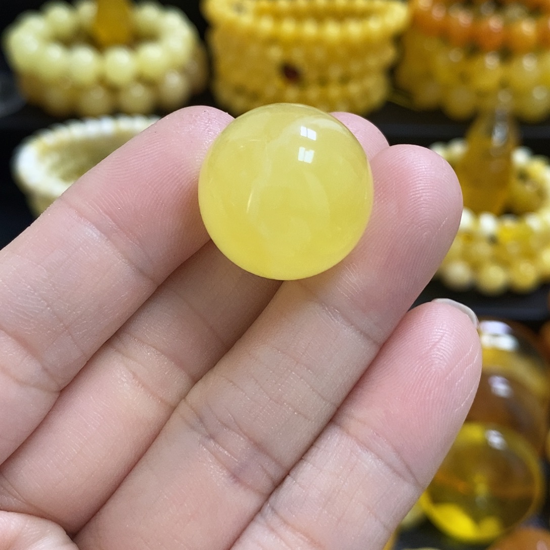 琥珀未镶嵌裸石011