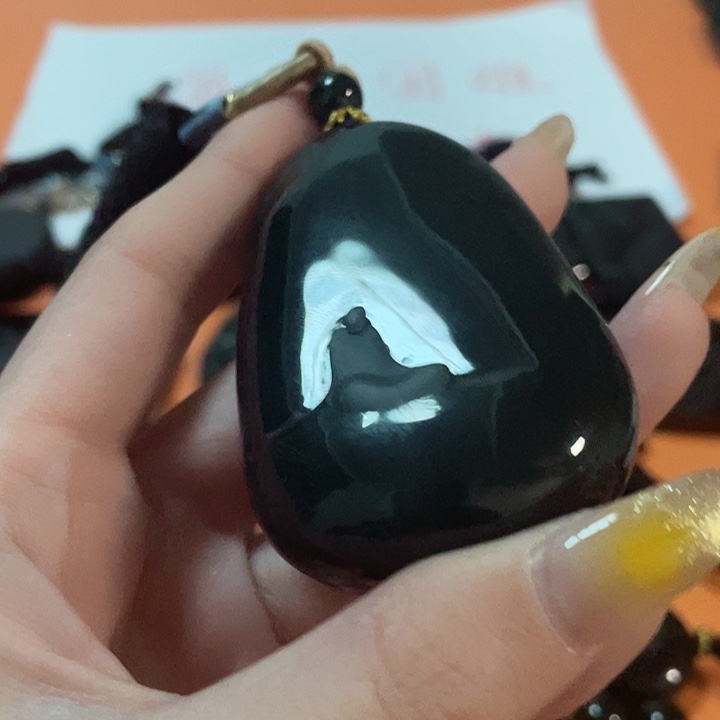 翡翠颈饰未镶嵌原**你