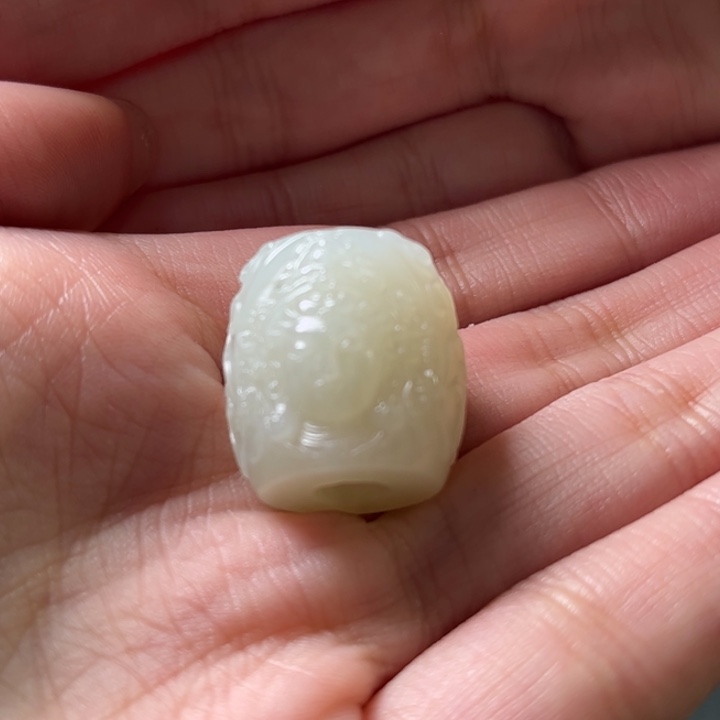 和田玉挂件未镶嵌一**须