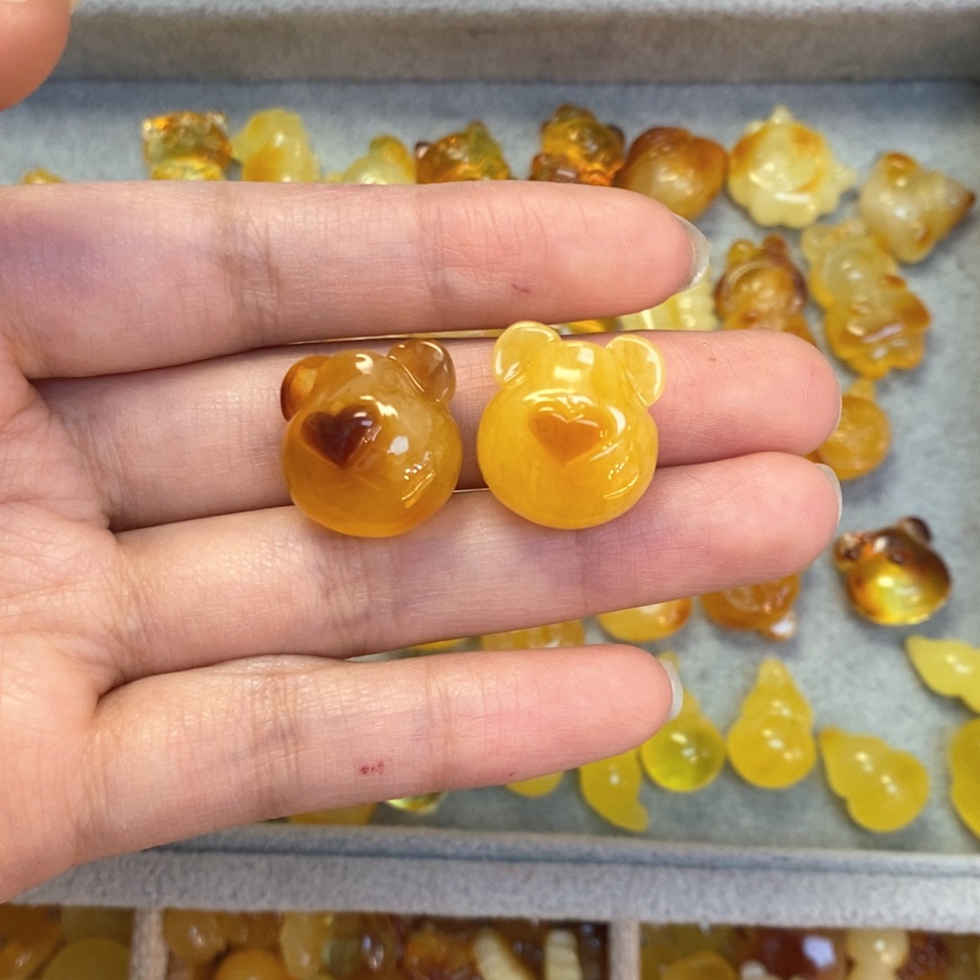 蜜蜡颈饰未镶嵌王***猫小熊头